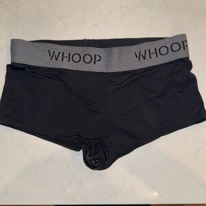 NWOT Whoop 4.0 boy shorts size medium - black
